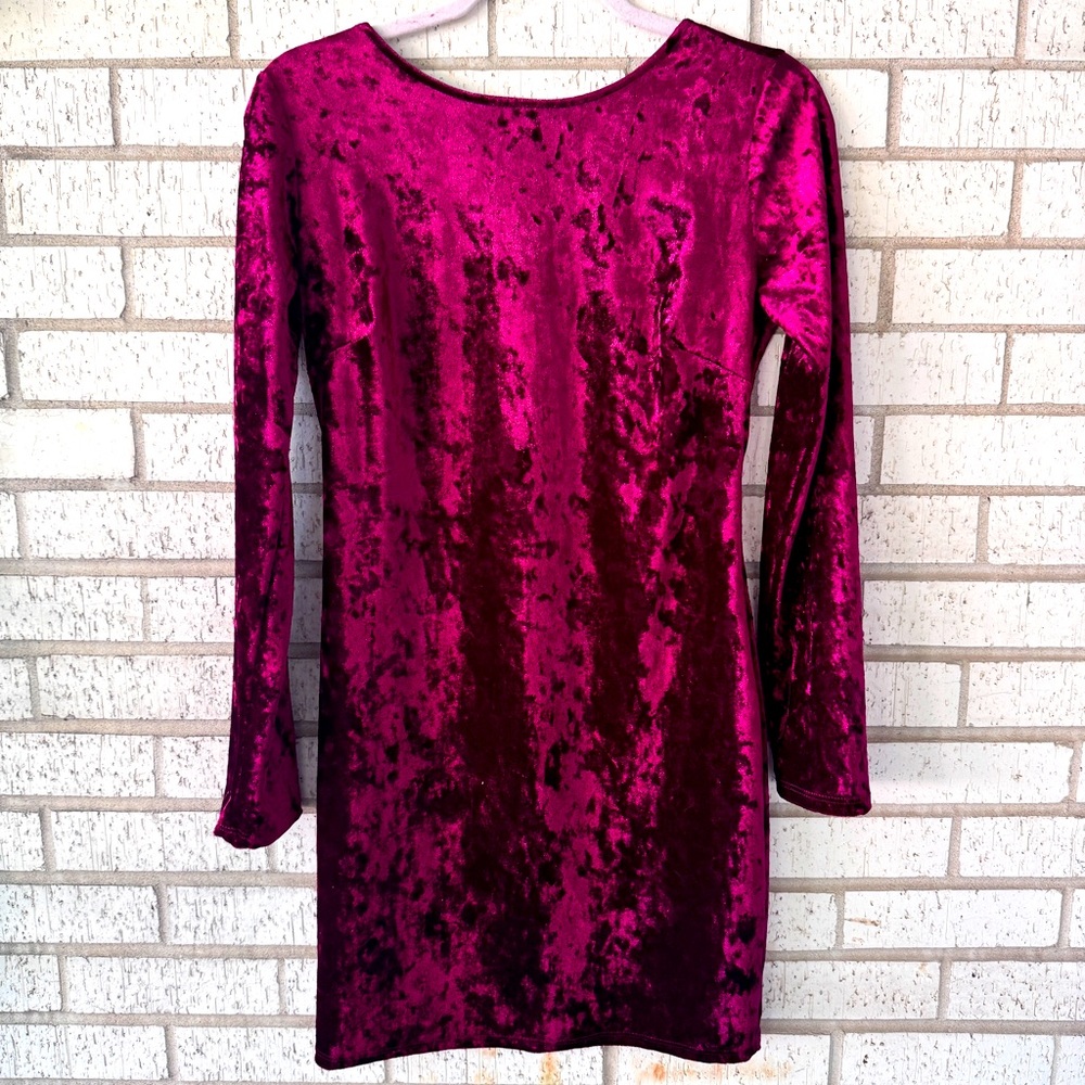 Lulu's Burgundy Velvet Long Sleeve Date Night Dress Size Medium Valentines